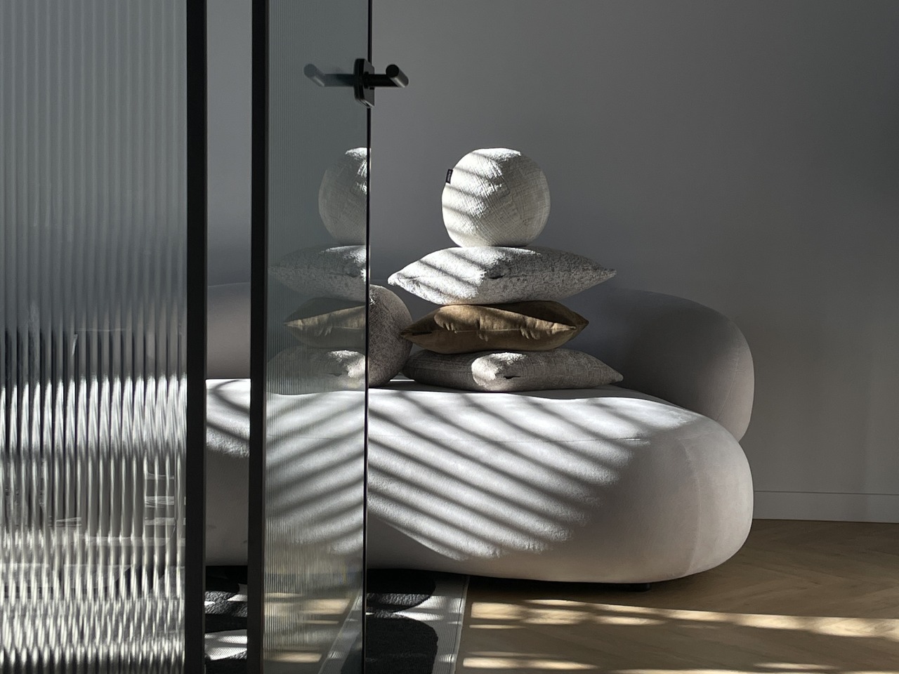 Wie verwandeln Sie Ihr Wohnzimmer in wenigen einfachen Schritten? Wir beraten Sie!