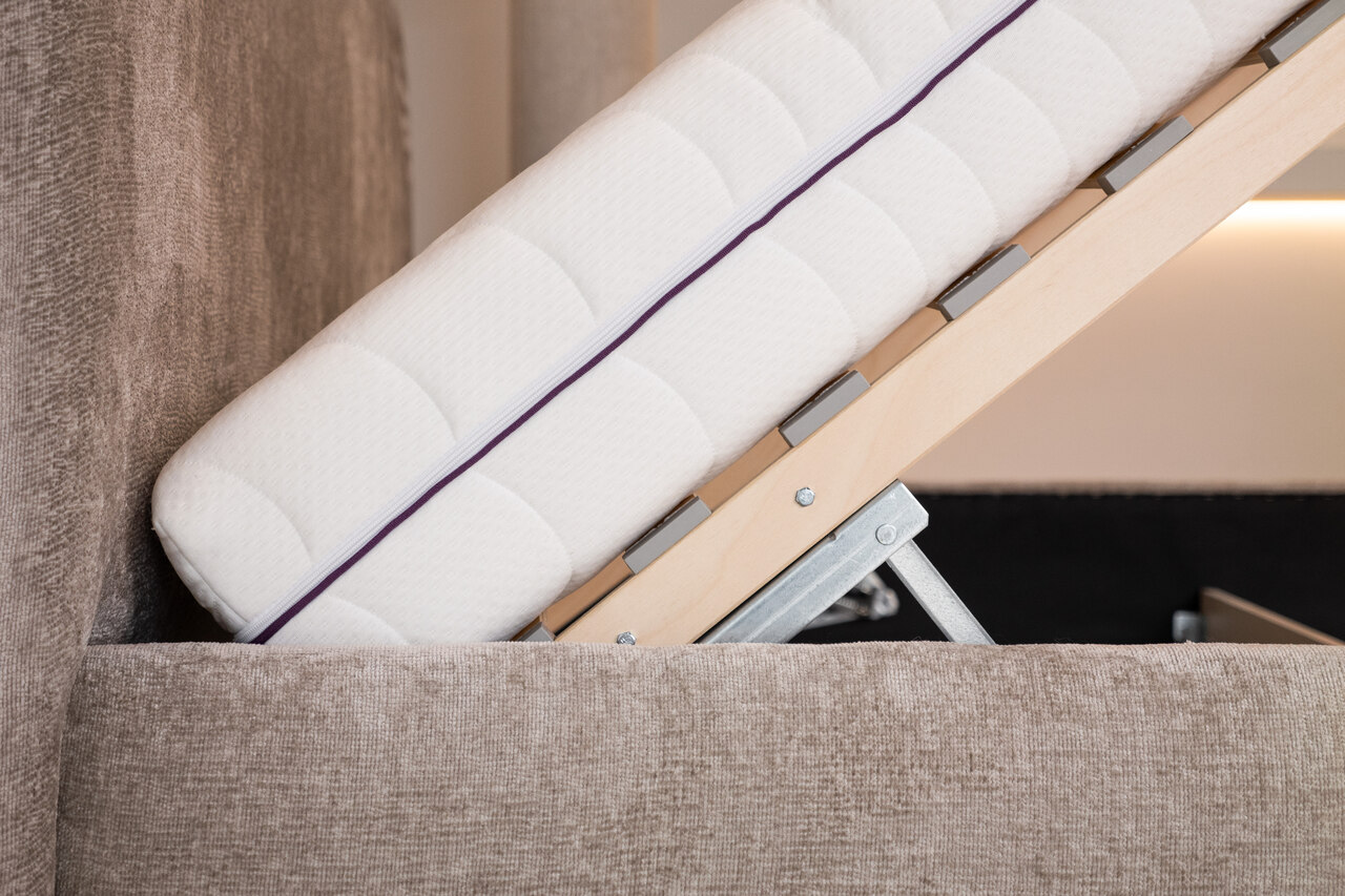 Bett mit Matratze und Rahmen – warum lohnt es sich, ein Fertigset zu wählen?