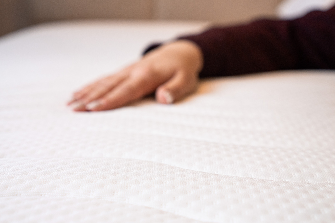 5 Anzeichen dafür, dass es Zeit ist die Matratze gegen eine neue auszutauschen + wie macht man das am besten?